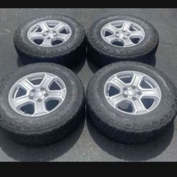 4 - 245/75r17 Jeep Wrangler Rim Wheels 5x5 5x127 W 70% Tire Treads!!!