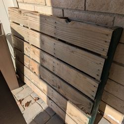 Free Wooden Pallet 