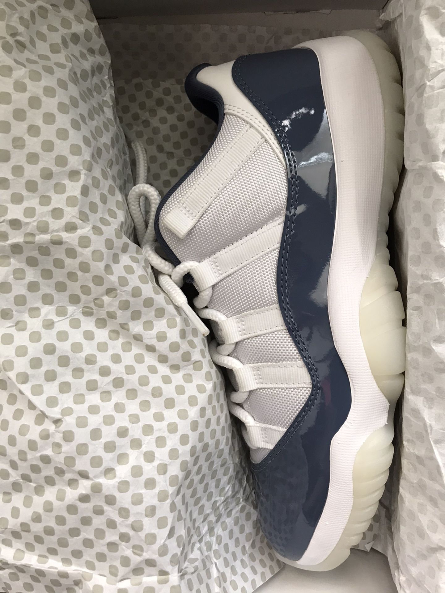 Retro 11 Low