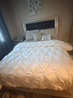 Queen bad set with mattress