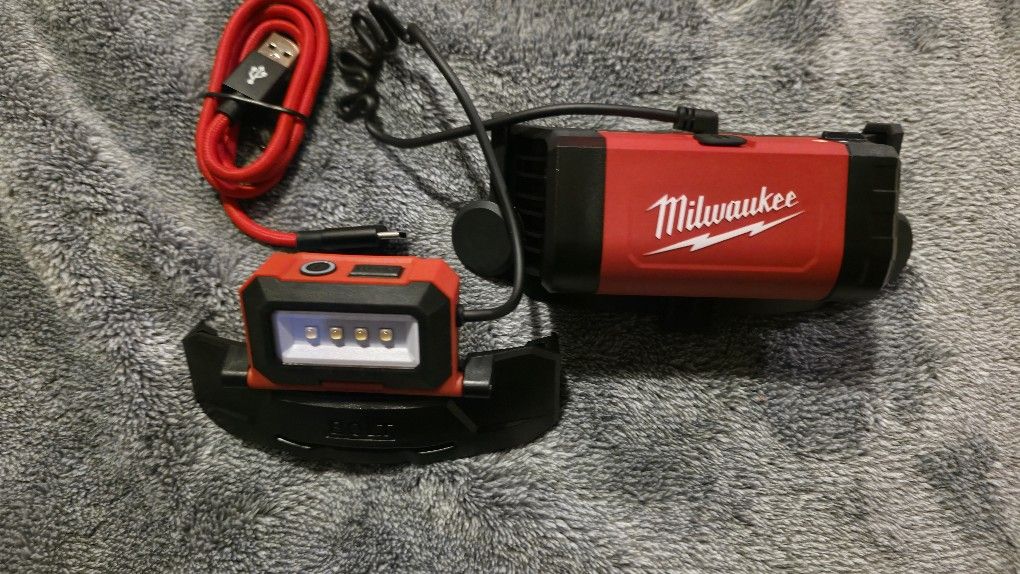 Milwaukee
BOLT 600 Lumens LED REDLITHIUM Rechargeable Headlamp