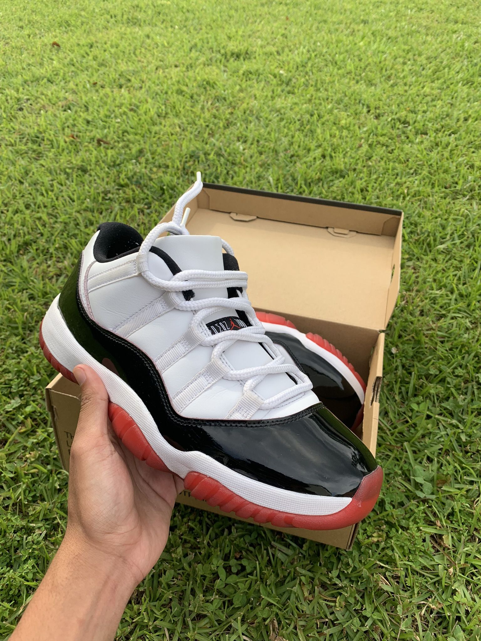 Jordan 11 Retro Low Concord Bred
