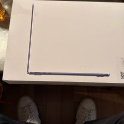 2025 MacBook Air Unused. 