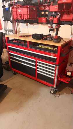 Milwaukee Rolling Tool Chest with Butcher Block Top