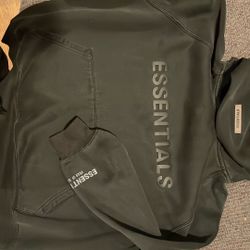 black fear of god essential hoodie  size medium 