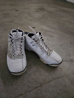 Basketball shoes