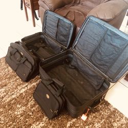 Luggage set