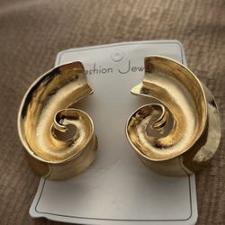 Aretes de oro vintage elegantes en espiral, grue...