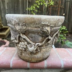 Antique Beautiful Cast Stone Grape Leaf Garden Planter 14”x11”