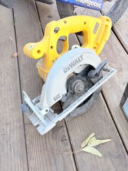 DeWalt 18V Cordless Circular Saw