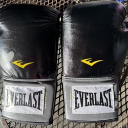 Everlast Heavy Bag Training Boxing Gloves: Like New 16Oz