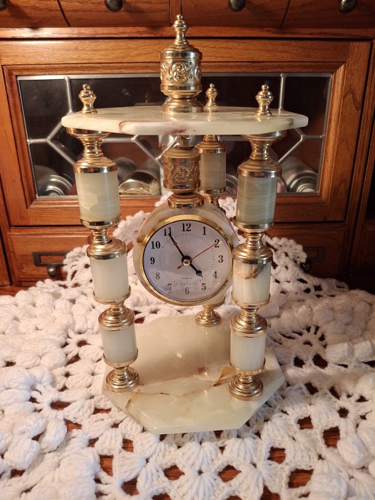  AMAZING LOOKING VINTAGE  FRENCH SWIRL GREEN MARBLE CLOCK RARE TO FINE 