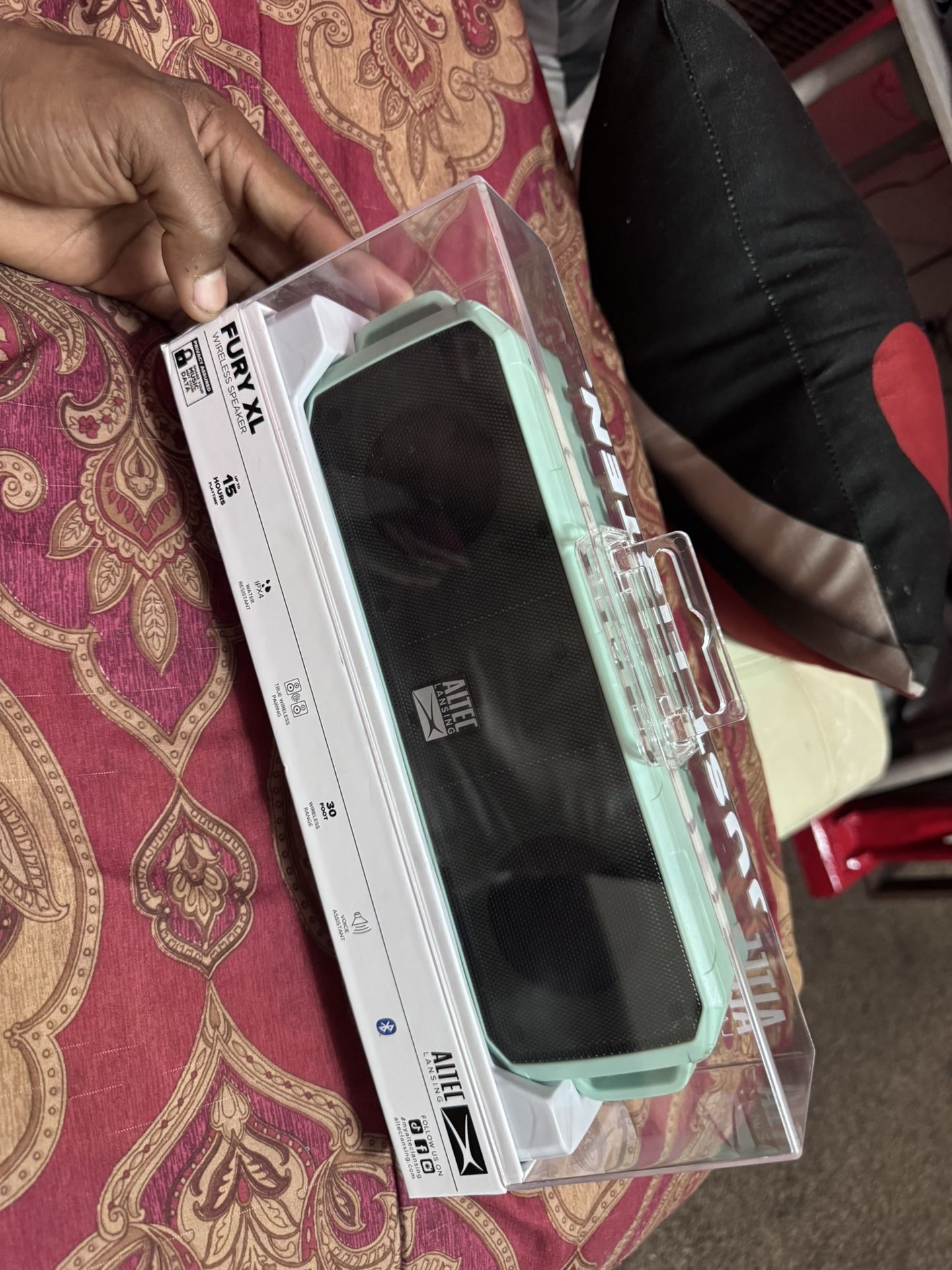 BLUETOOTH SPEAKER $20 OBO