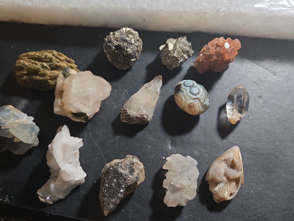 Asst Crystals 1 Blue Celestine Quartz Last 2 Oics Worth About 90 4 That Piece Alone
