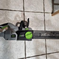 EGO 16 inch chain saw w/battery and charger (Perfect Condition) 