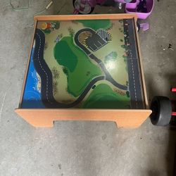 Train/play Table 