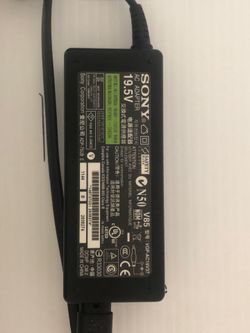 SONY AC Adapter 19.5v vgp-ac19v37