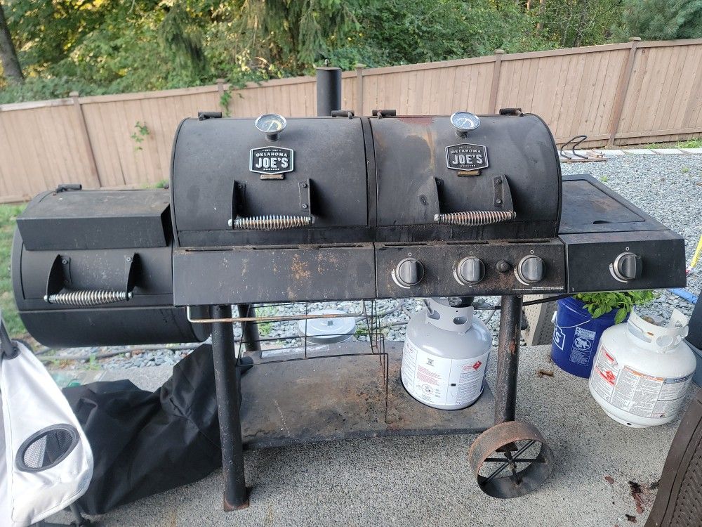 Oklahoma Joe's Smoker/Gas Grill