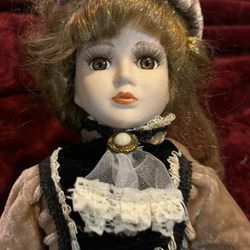 17” Artmark Victorian Porcelain Doll