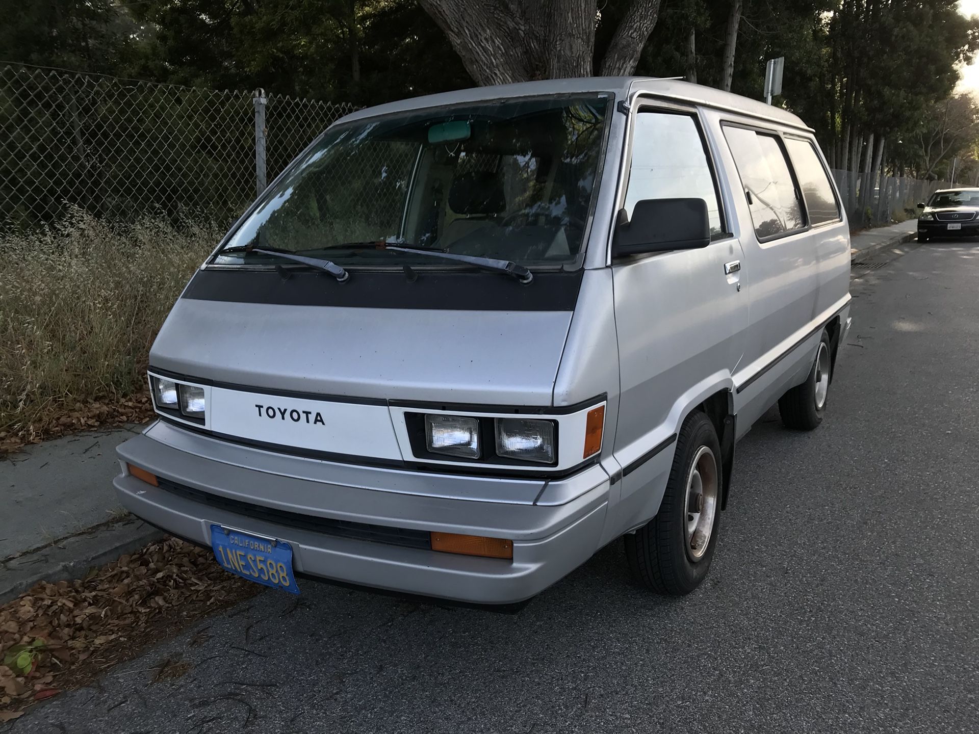 Toyota Van 1985