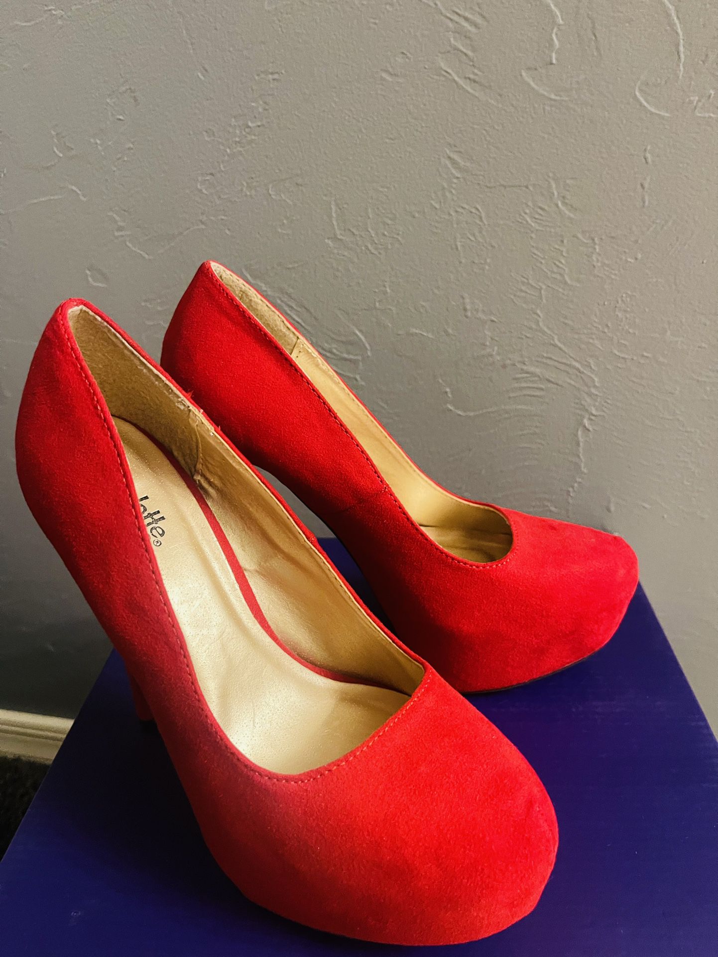 Red Heels Size 6 