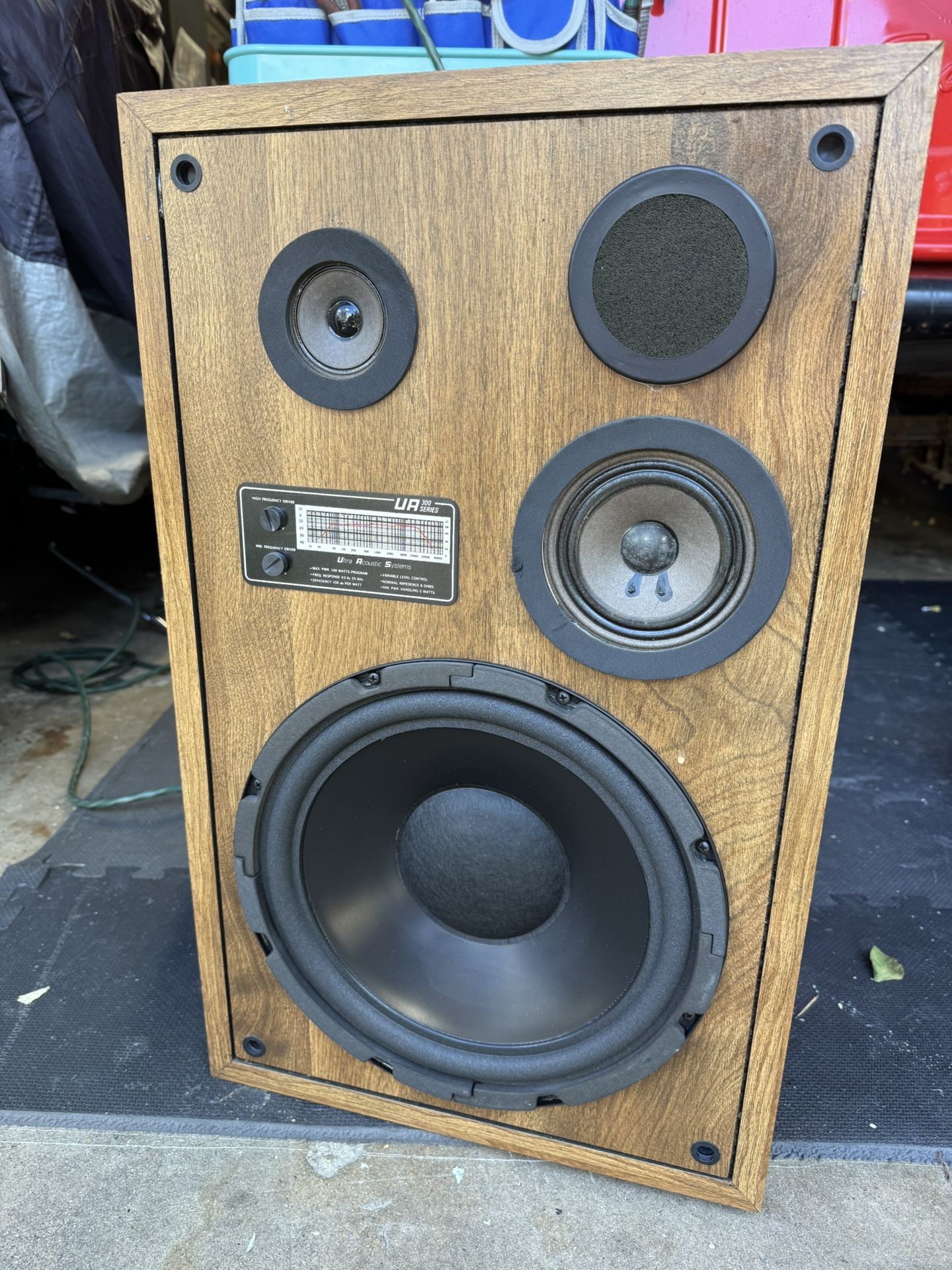 1 speaker only ultra acoustic systems UA 300 series