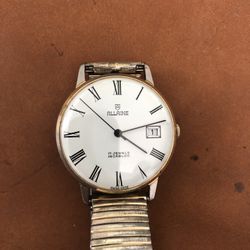 Vintage ALLAINE Hand Wind 17 J Swiss Made  Works Perfect Keeping Perfect Time 
