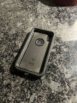 iPhone XR otter box defender