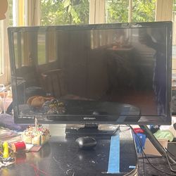 32” Emerson TV