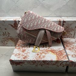 Designer Pink Saddle Purse w/box and dust bag