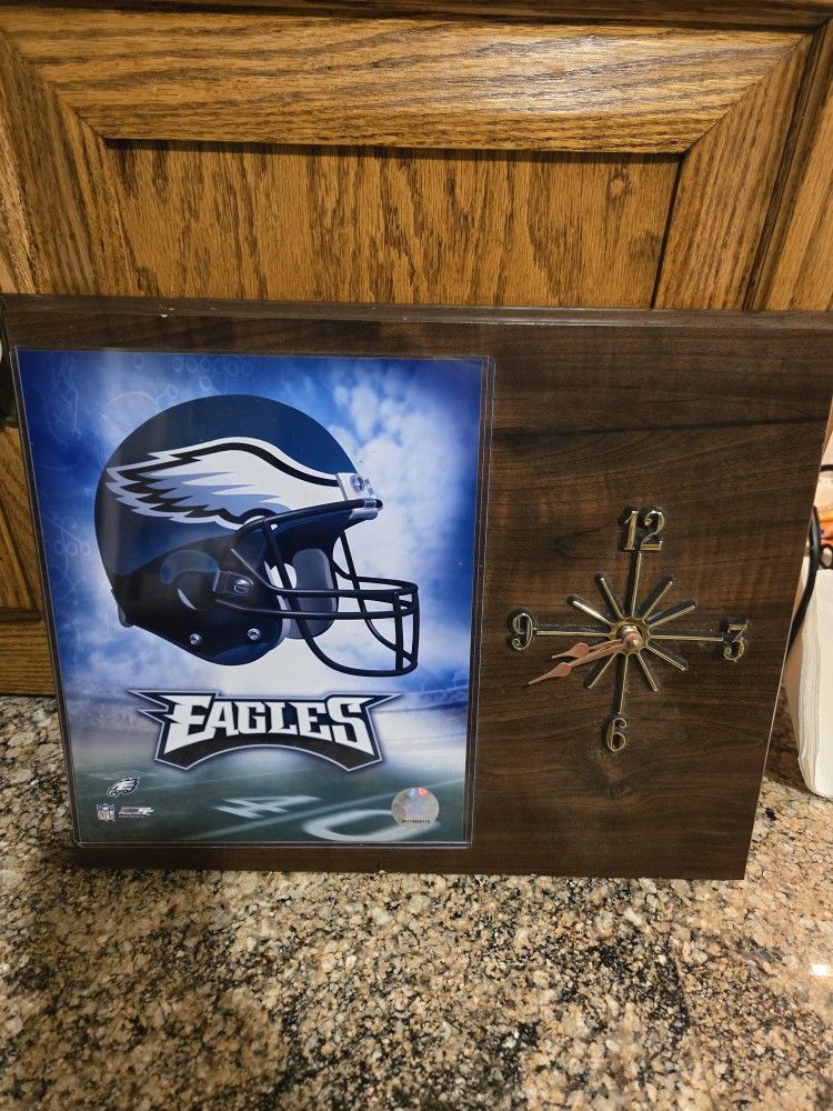 Battery Operated Eagles Clock