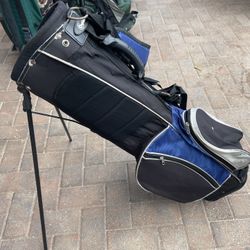 golf bag youth size by Confidence golf , with shoulder strap 