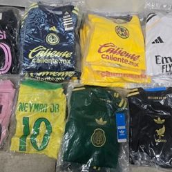 KIDS KITS DIFFERET TEAM AMERICA CHIVAS REAL MADRID MESSI RONALDO $40. CASH PLEASE!!