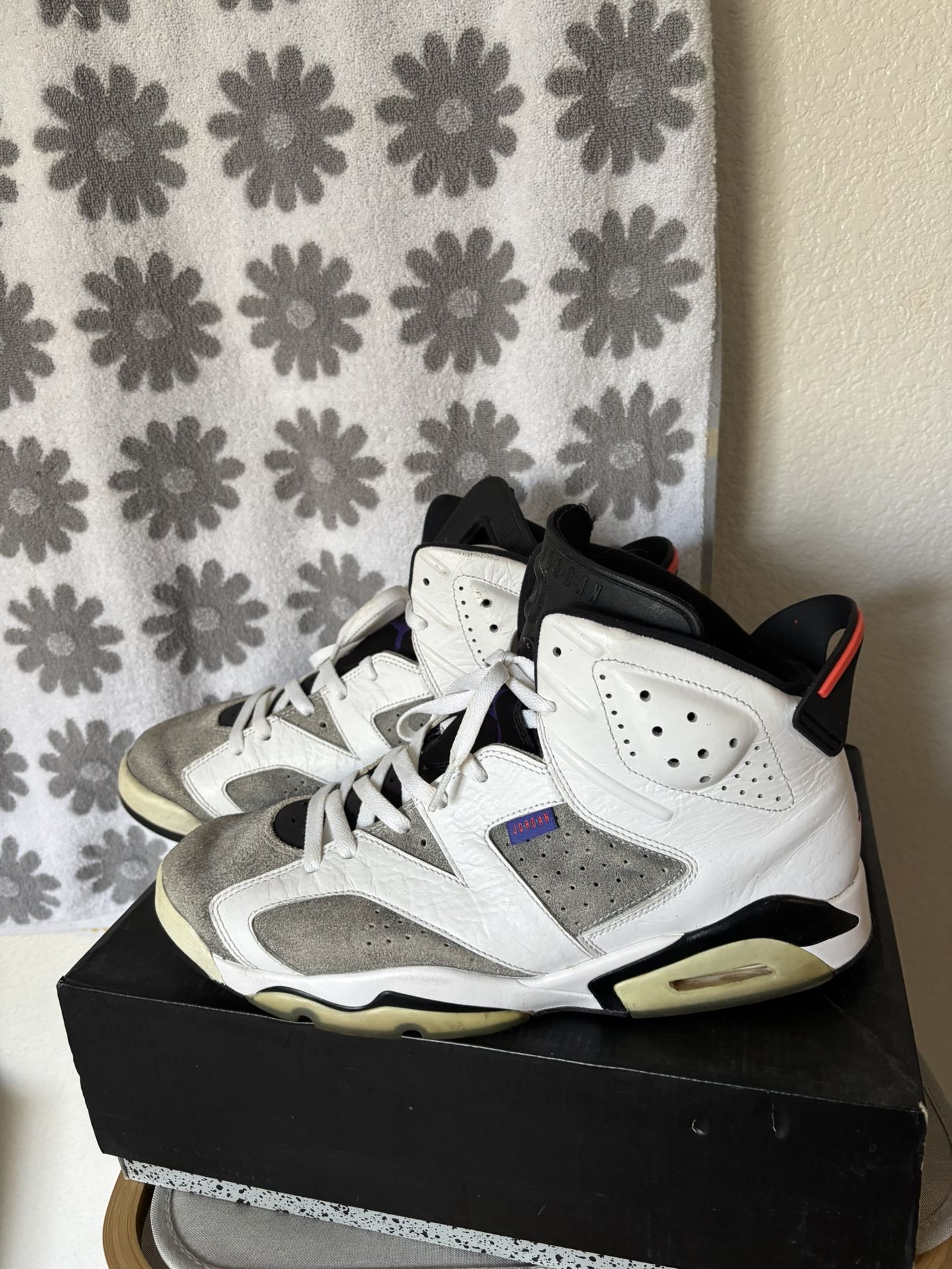 Men’s Air Jordan Retro 6s