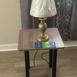 2 Small tables with lamps