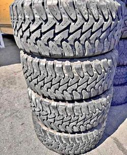 35x12.50/20 toyo Selling a set of 4 tires in excellent condition 🫡
