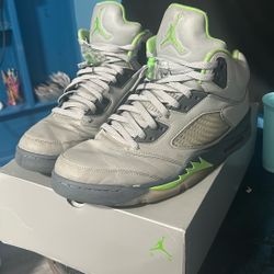 Used Jordan 5 Green Bean 
