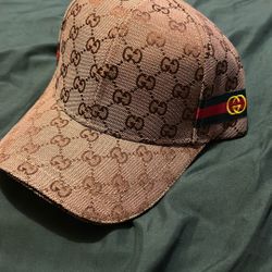Desinger Snap Back 