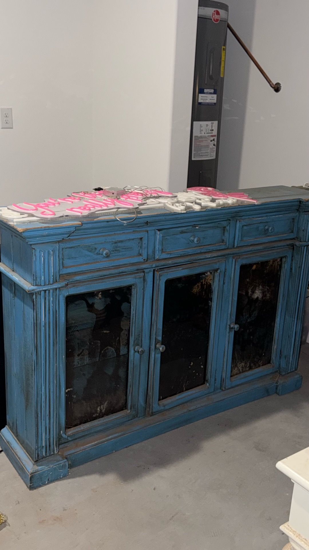 Tv stand