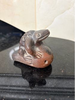 Ceramic frog- shaped ocarina whistle flute