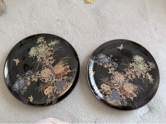 Vintage Japanese Decorative Wall Plates – Floral Design – Set of 2