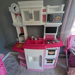 Step 2 kitchen