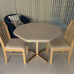 Breakfast table With 2 Chairs