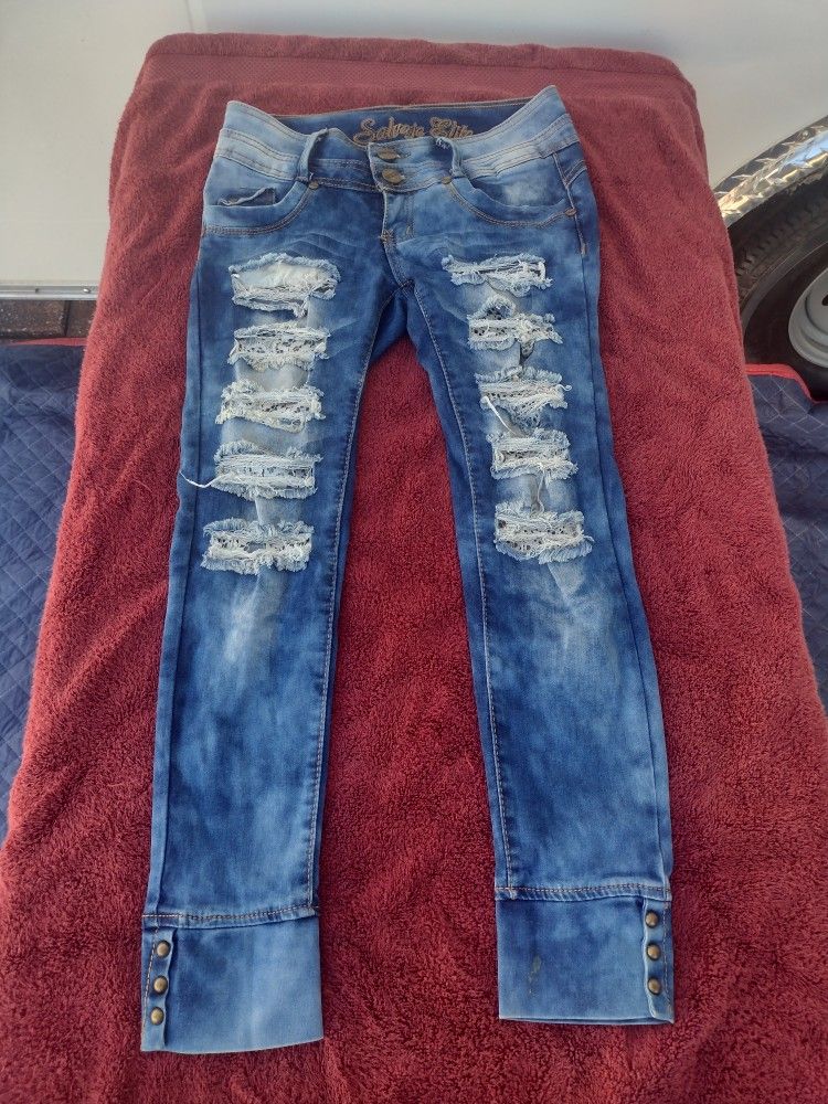 Salvage elite distressed jeans size 5/6