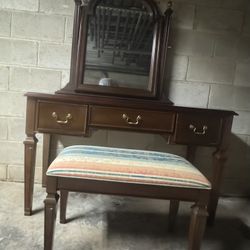 Vanity / Desk Good Condition Asking For $150