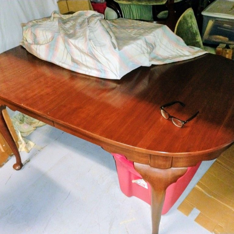 Vintage Henkel Harris Queen Anne Style Dining Table And Chairs 