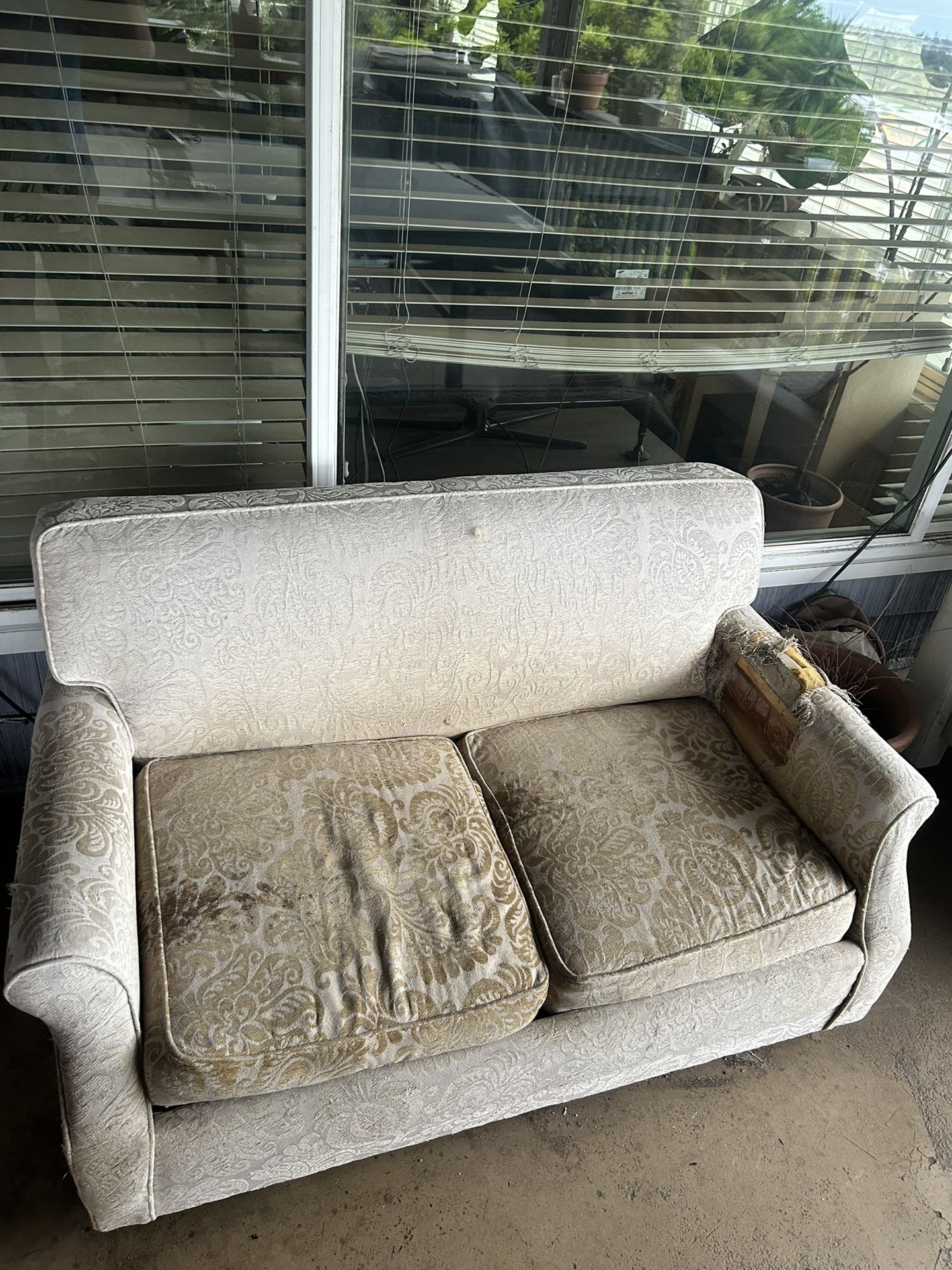 Free Sofa Couch