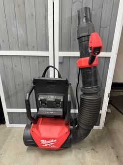 Milwaukee FUEL Cordless Backpack Leaf Blower