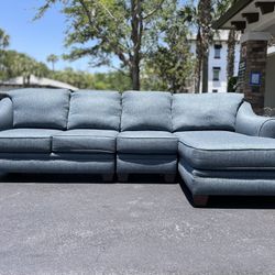Kevin Charles Sectional Sofa bluish gray/ Like new  / delivery negotiable