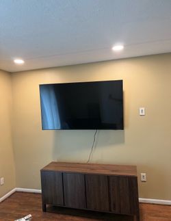 65in Samsung tv with stand
